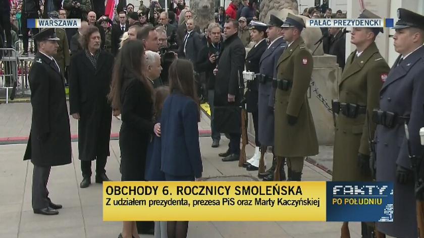 Odsłonięcie tablicy upamiętniającej Lecha Kaczyńskiego 