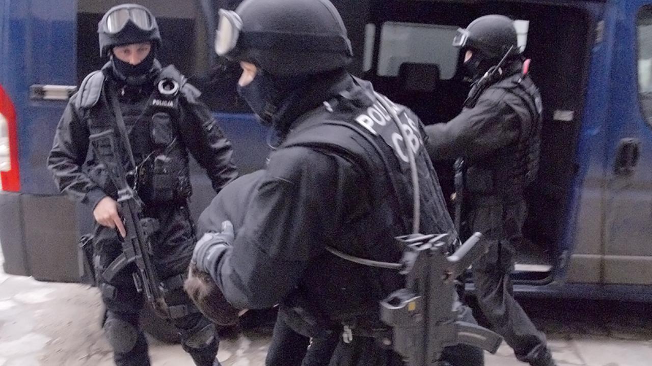 Śmigłowce i granaty hukowe. Duża akcja policji