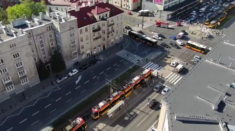 Samochód zderzył się z tramwajem na Ochocie