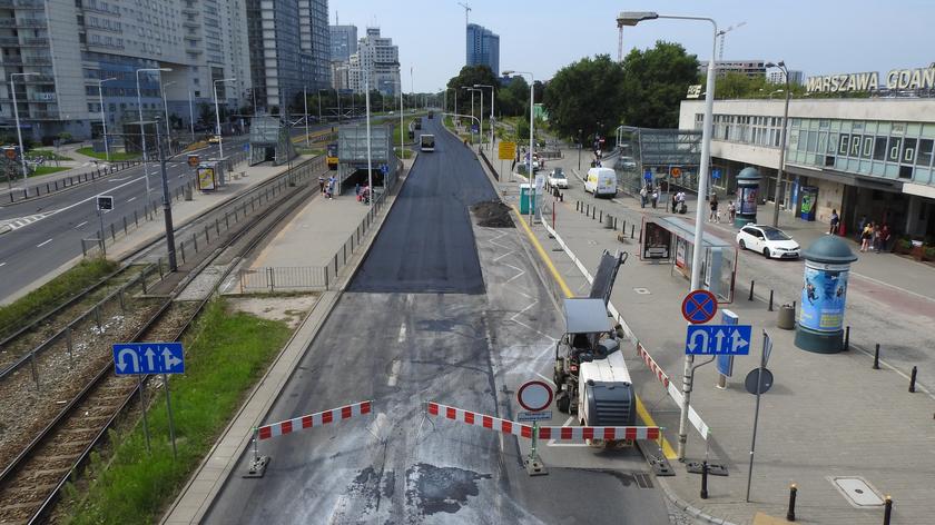 Drogowcy wymieniają asfalt na Słomińskiego 