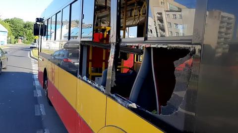 Zderzenie autobusu i dwóch samochodów na Bemowie
