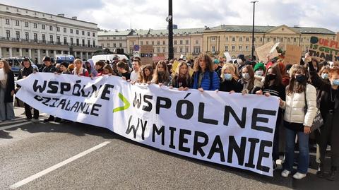 Młodzież protestuje w Warszawie