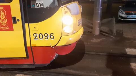 Zderzenie auta z tramwajem w alei "Solidarności" 