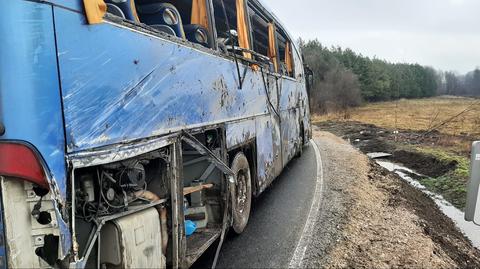 W Trąbkach autokar wjechał do rowu