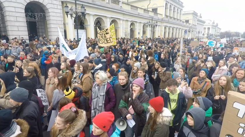Młodzież protestowała przeciwko zmianom klimatu