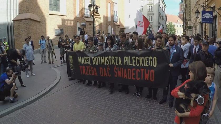 Uczestnicy marszu na cześć Rotmistrza Witolda Pileckiego