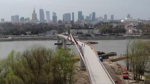 Most pieszo-rowerowy łączy brzegi Wisły