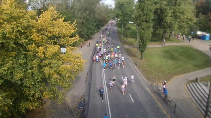 Biegacze na trasie 41. Maratonu Warszawskiego
