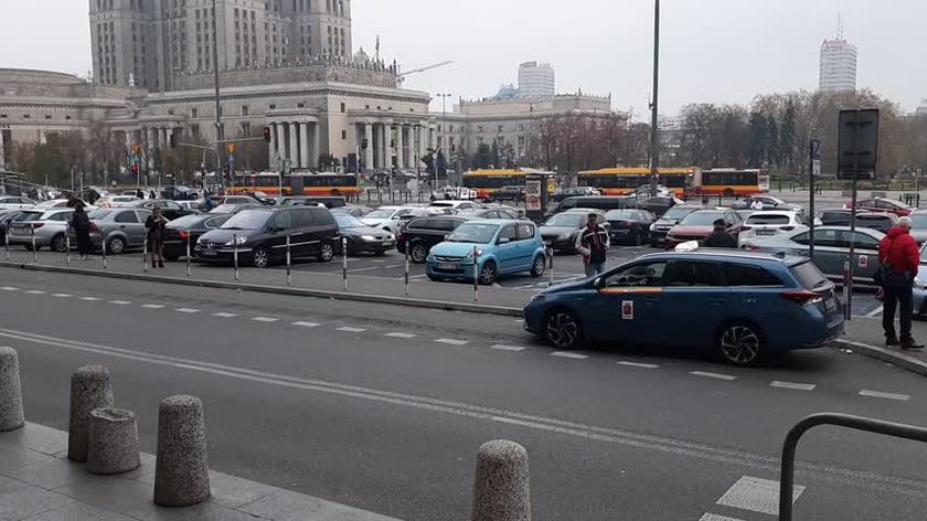 Postój taksówek przed Dworcem Centralnym