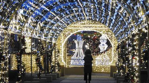 Świąteczna iluminacja na Trakcie Królewskim (wideo z 2021 roku)