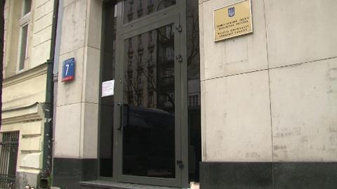 Znicze przed ambasadą Ukrainy