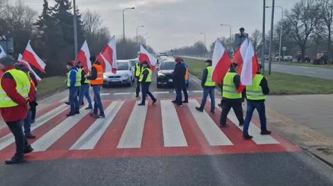 Rolnicza blokada ulicy Przyczółkowej w Warszawie