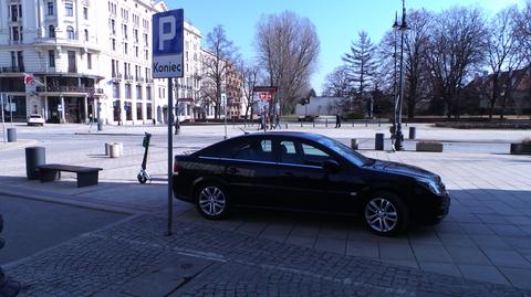 "Dzikie" parkowanie na Krakowskim Przedmieściu