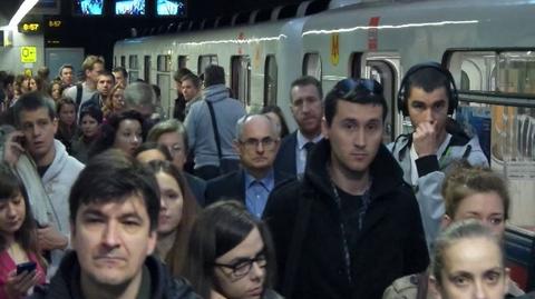 Kolejny dzień z utrudnieniami w metrze