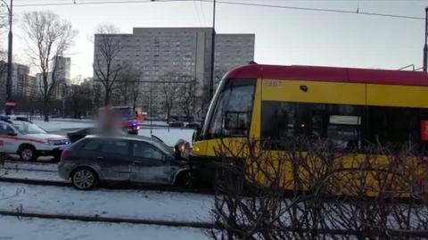 Zderzenie auta i tramwaju na Marszałkowskiej 