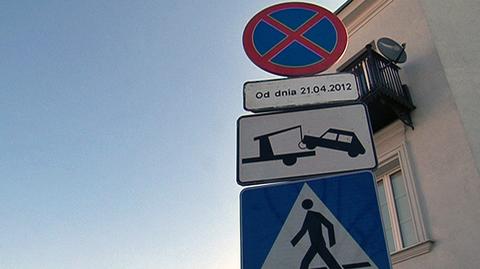 Znaki zakazu zatrzymywania się przy ul. Skaryszewskiej 