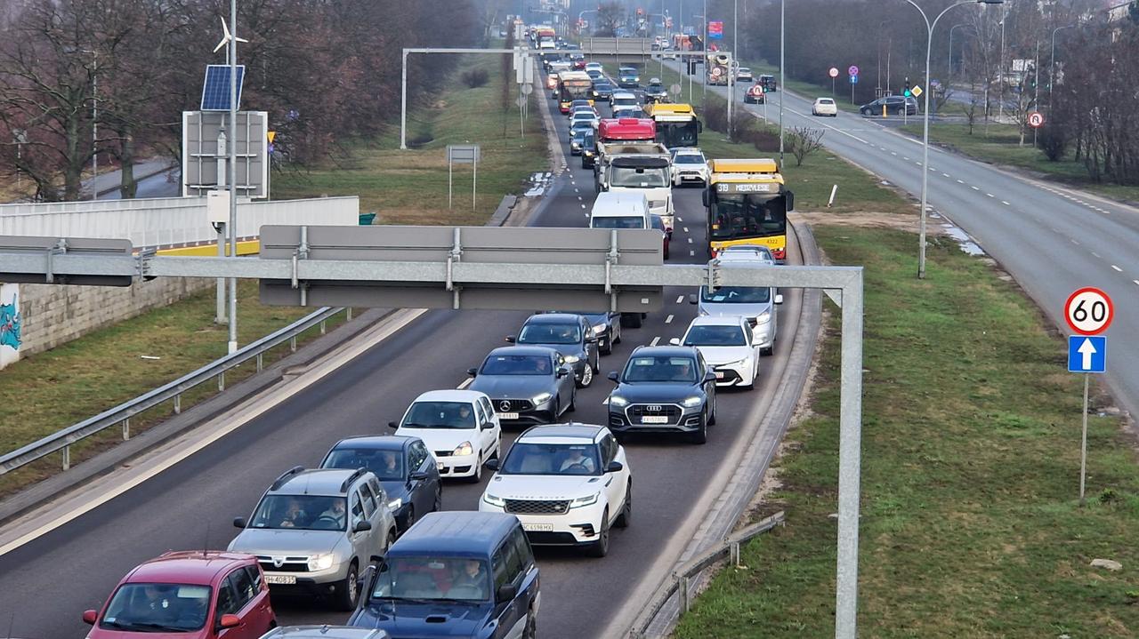 W jaki sposób władze Warszawy walczą z hałasem w mieście? RPO wywołuje do tablicy prezydenta