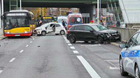 Kolizja czterech aut i autobusu miejskiego