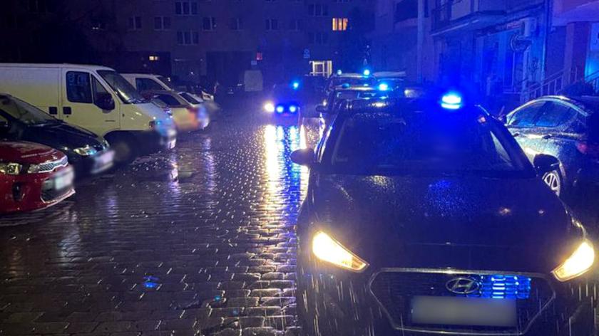 Policja zatrzymała osoby podejrzane o oszustwa internetowe 