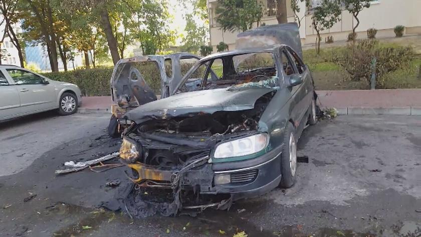 Spalone samochody na Targówku