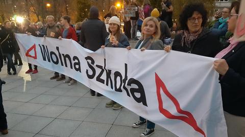 Protest przed Sejmem w sprawie "Lex Czarnek 2.0"