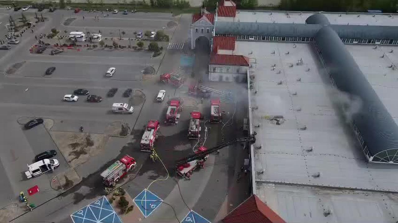Piaseczno.  Incendie dans le centre commercial