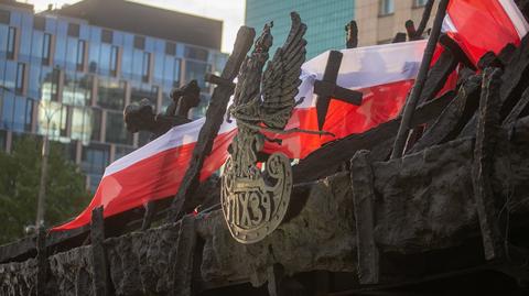 Premierzy Polski i Litwy składają kwiaty pod Pomnikiem Poległym i Pomordowanym na Wschodzie (wideo z 2021 roku)