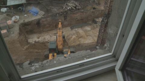 Mieszkańcy kamienic na Ząbkowskiej są przerażeni skutkami budowy centrum