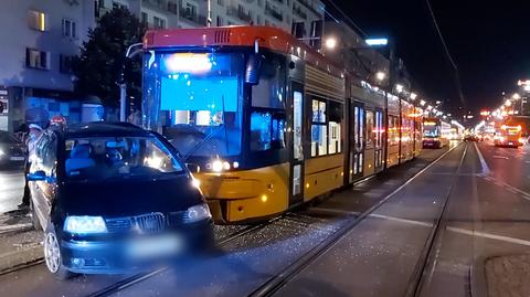 Zderzenie tramwaju z samochodem na Marszałkowskiej