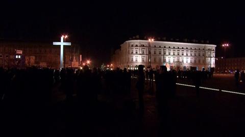 Czuwanie na placu Piłsudskiego 