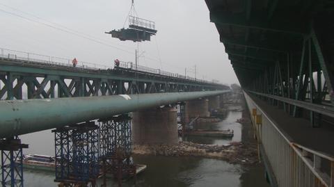 Demontaż przęseł na kolejowym moście Gdańskim