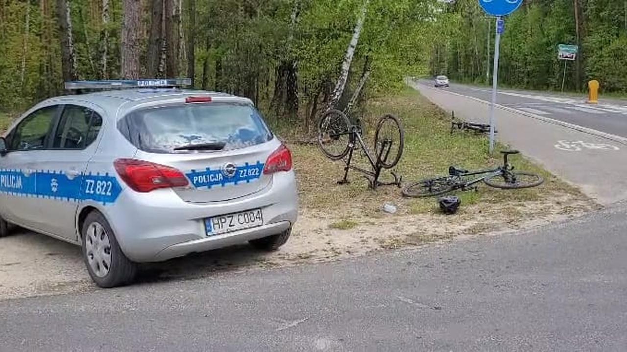 Kierowca potrącił dwóch rowerzystów, jeden trafił do szpitala