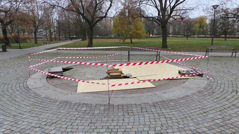 Uszkodzona fontanna w parku Polińskiego