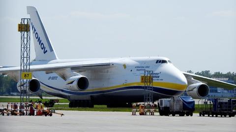 An-124 Rusłan na lotnisku w Warszawie