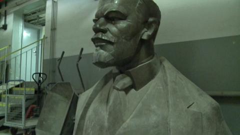 Lenin w podziemiach Domu Partii 