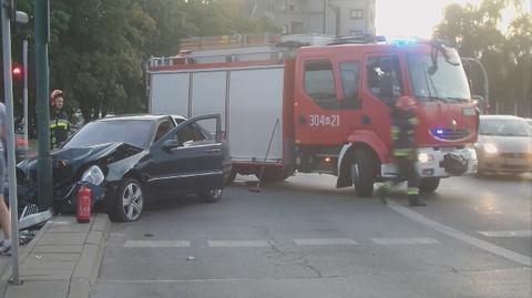 Zderzenie dwóch samochodów na rondzie Radosława