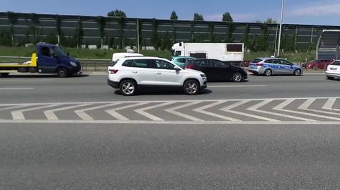 Zderzenie dwóch samochodów osobowych przy węźle Powązkowska
