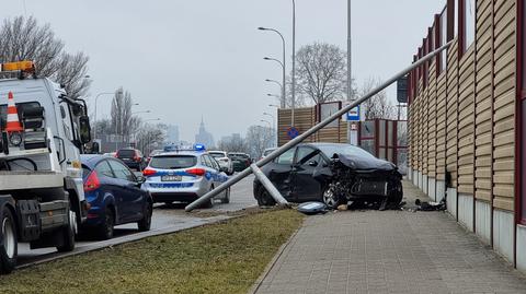 Zderzenie dwóch samochodów przy Wale Miedzeszyńskim