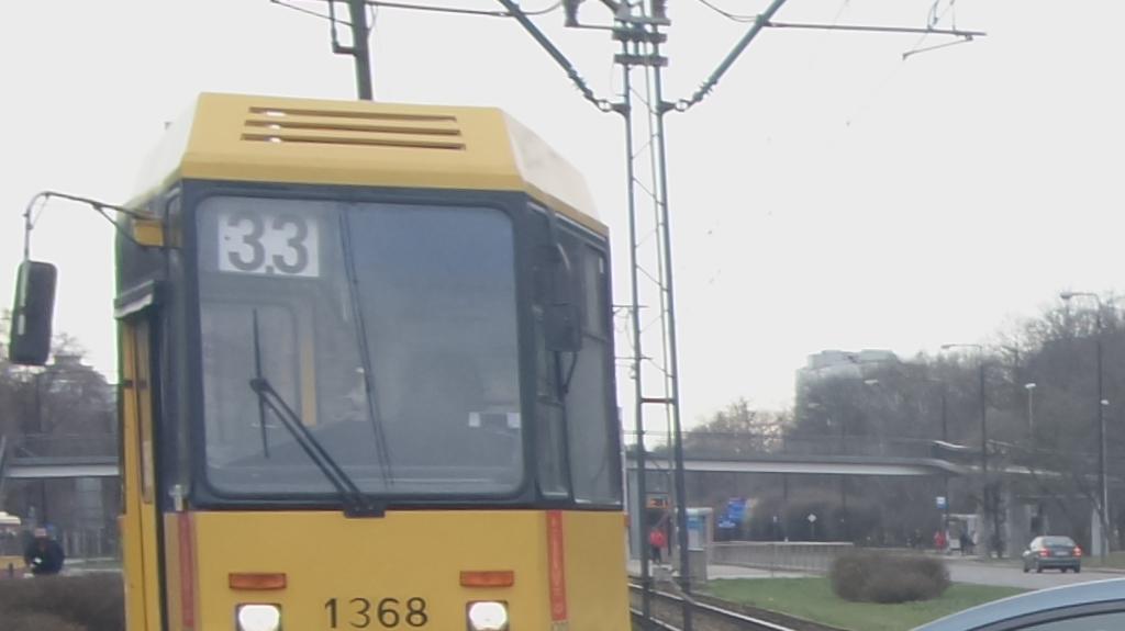 Samochód wjechał na torowisko