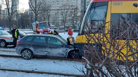 Zderzenie auta i tramwaju na Marszałkowskiej 