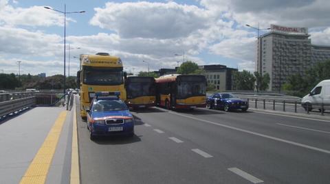 Kolizja tira z autobusem