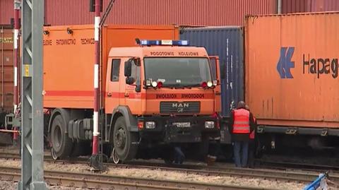Wykolejony pociąg zablokował tor pod Warszawą
