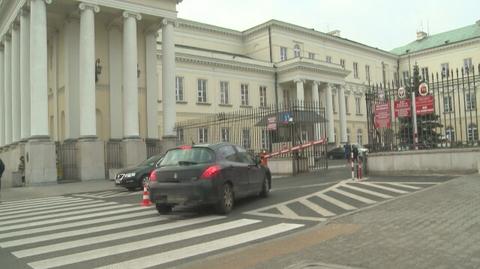 Parking na dziedzińcu przed ratuszem 