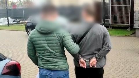 Policjanci zatrzymali mężczyzn powiązanych z środowiskiem pseudokibiców (wideo bez dźwięku)