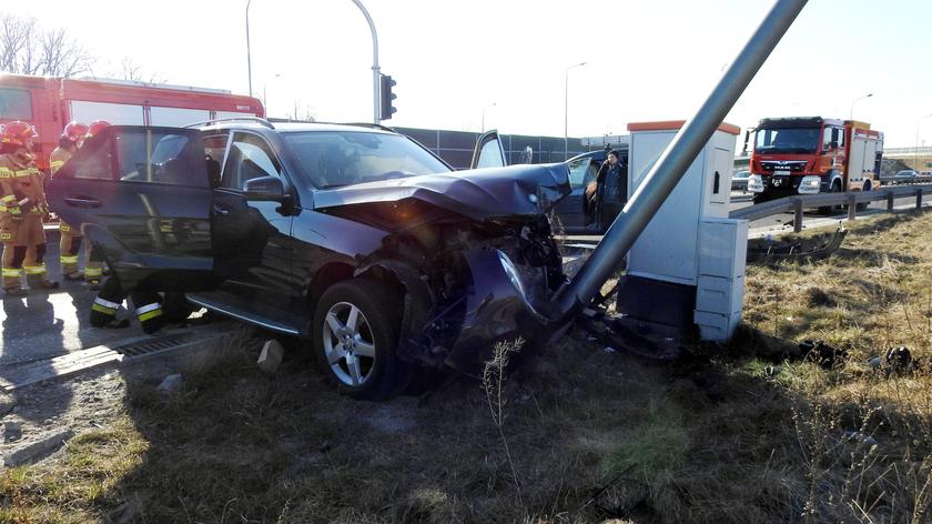 Zderzenie dwóch aut na Wale Miedzeszyńskim 